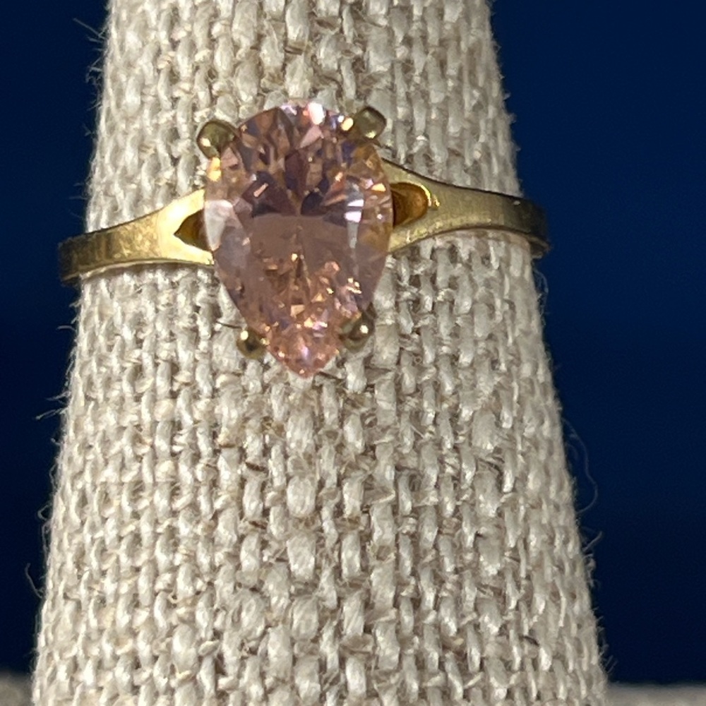 Size 5 10 kt gold ring